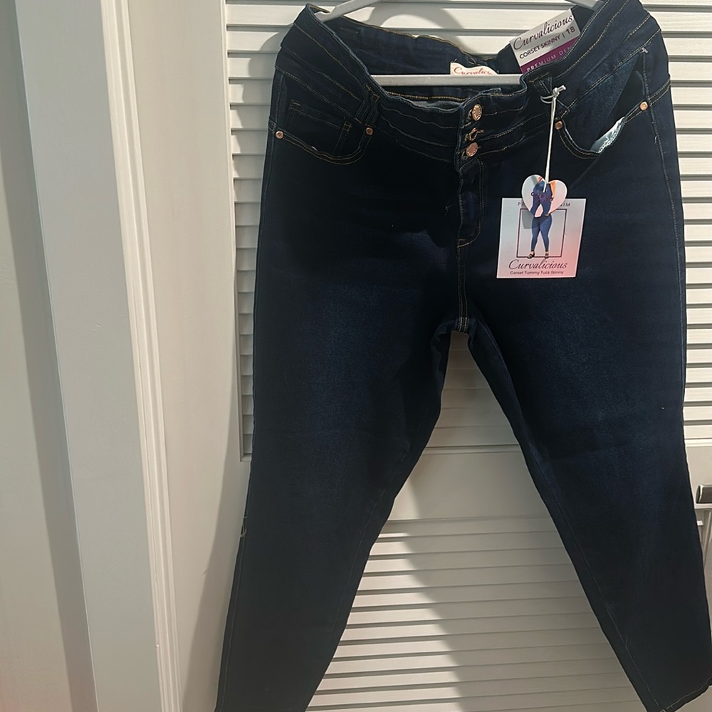 NWT CURVALICIOUS Corset Skinny Premium Five Pocket Jeans with three buttons.